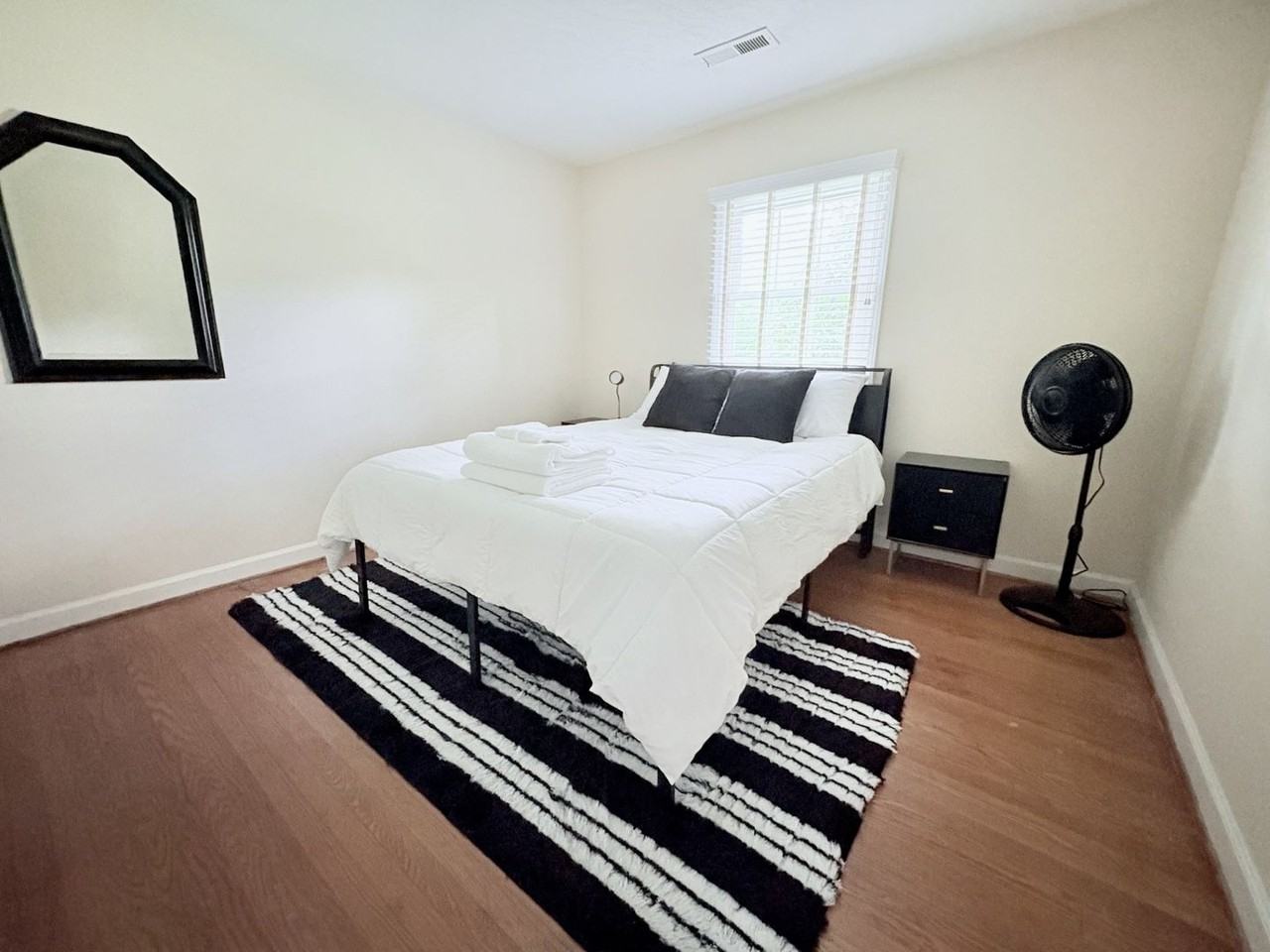 205 Venus Dr - Photo 4 of 13