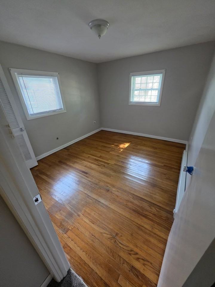 819 Douglas Tpke - Photo 2 of 6