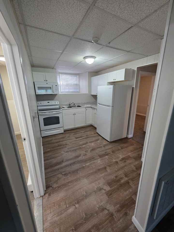 819 Douglas Tpke - Photo 4 of 6