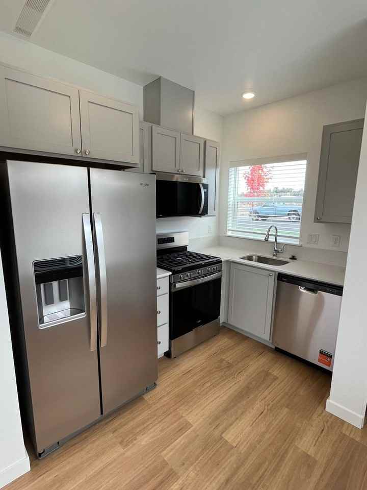 502 Ne 16th St - Photo 5 of 8