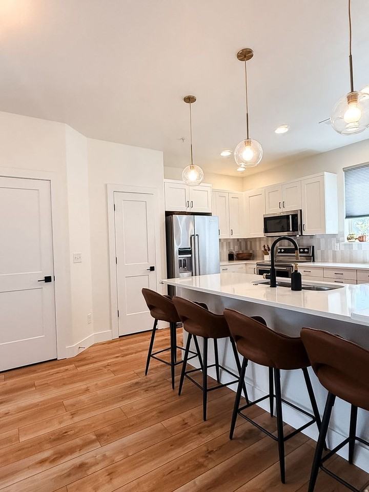 1658 Julian St - Photo 5 of 30