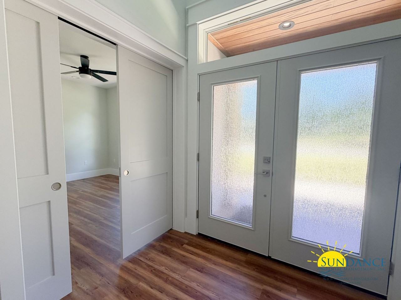 5870 Saratoga Dr - Photo 2 of 27