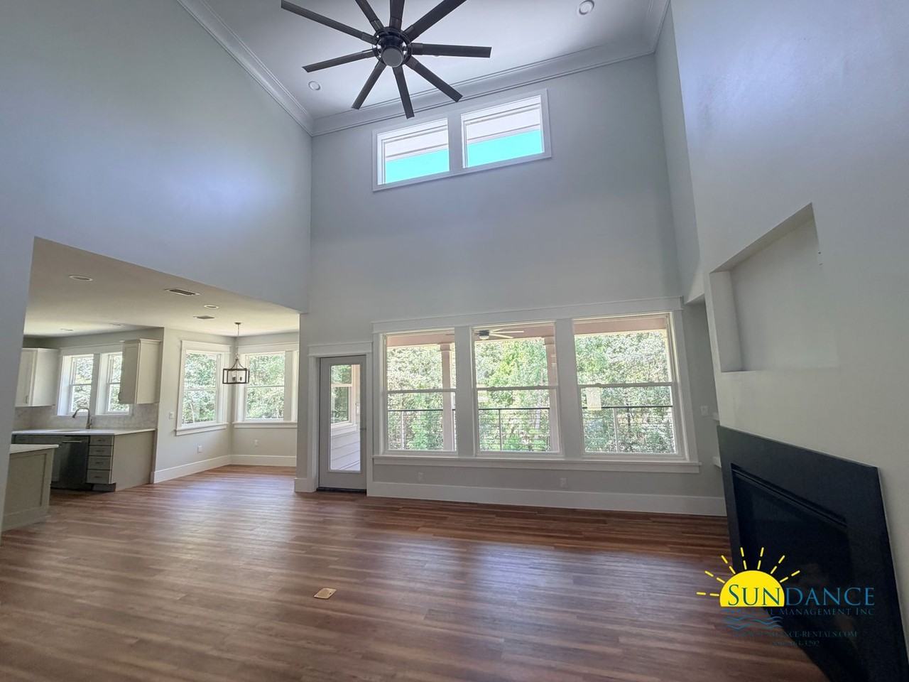 5870 Saratoga Dr - Photo 4 of 27