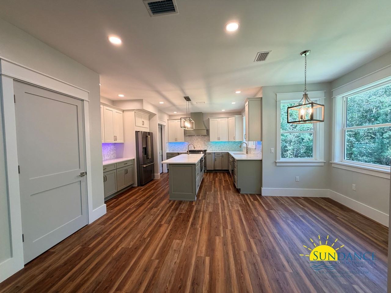 5870 Saratoga Dr - Photo 6 of 27