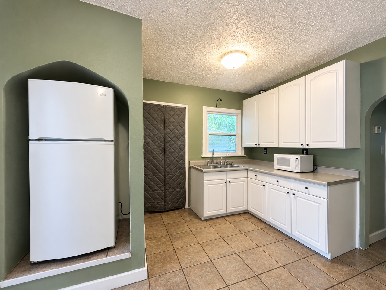 808 S Blair St #812 - Photo 4 of 17