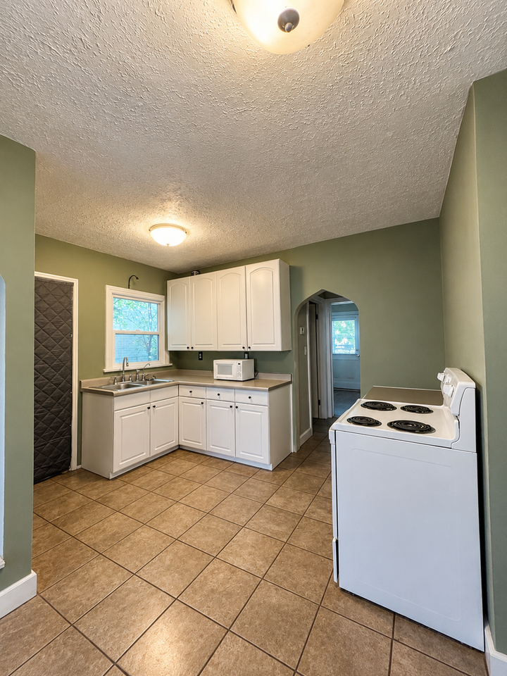 808 S Blair St #812 - Photo 6 of 17