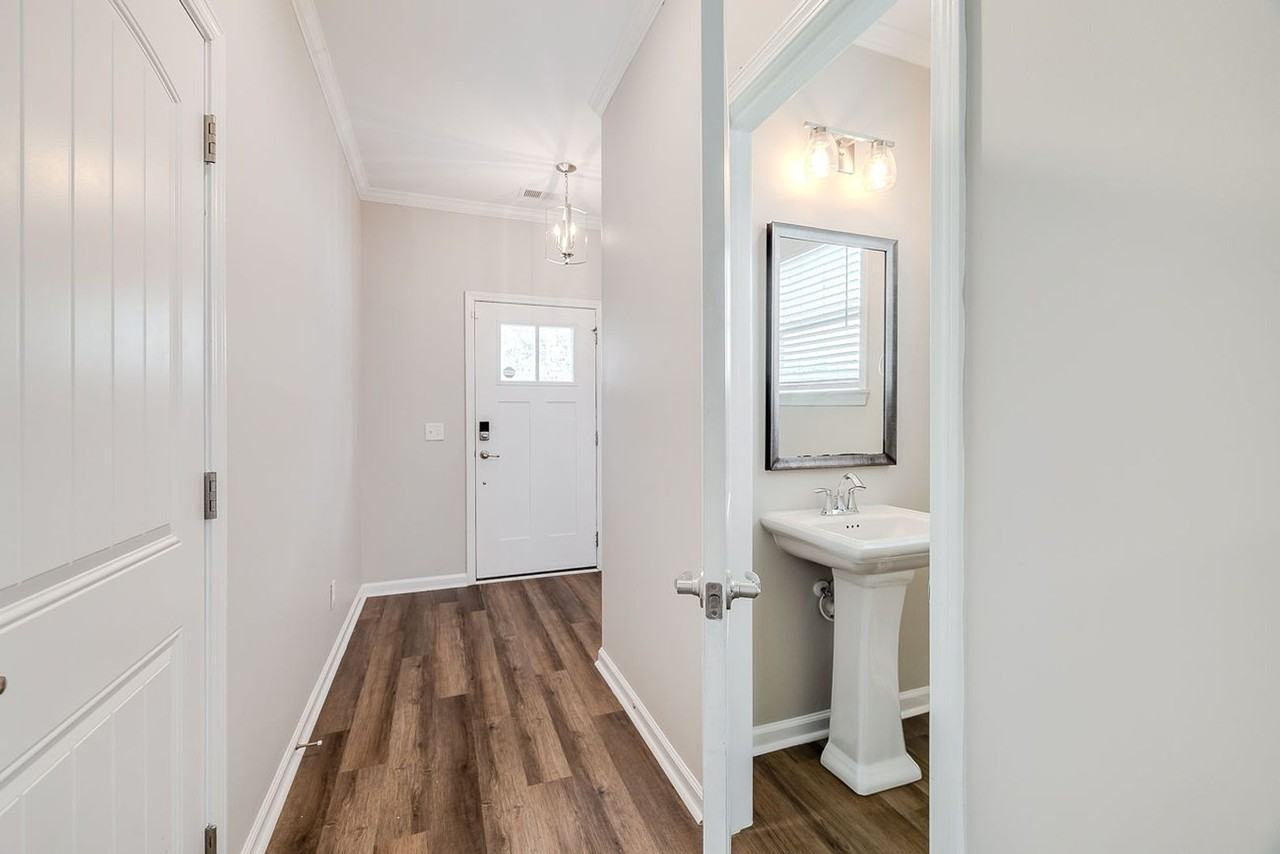 225 Sonoma Dr - Photo 6 of 38