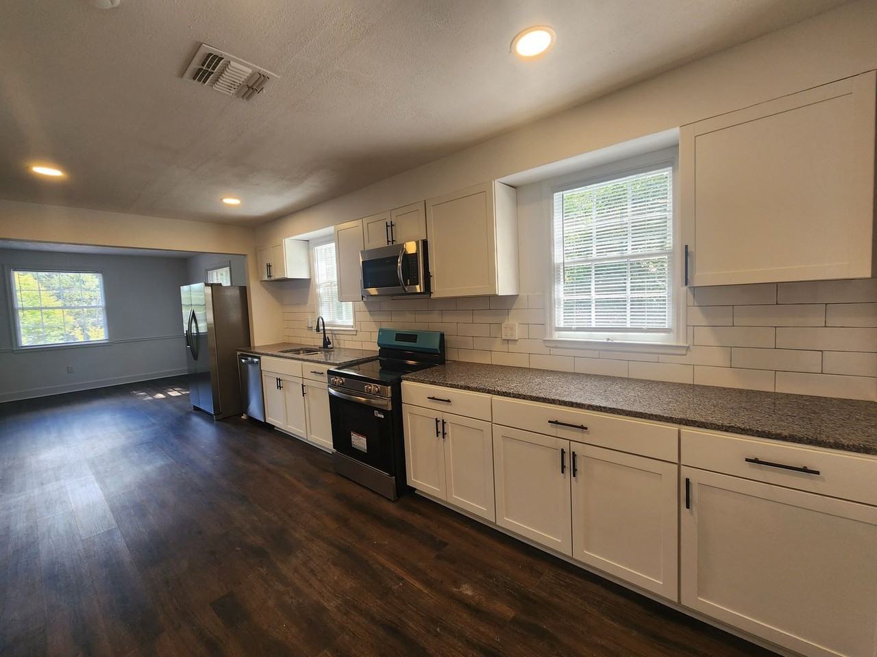 3809 18th Ave - Photo 2 of 20