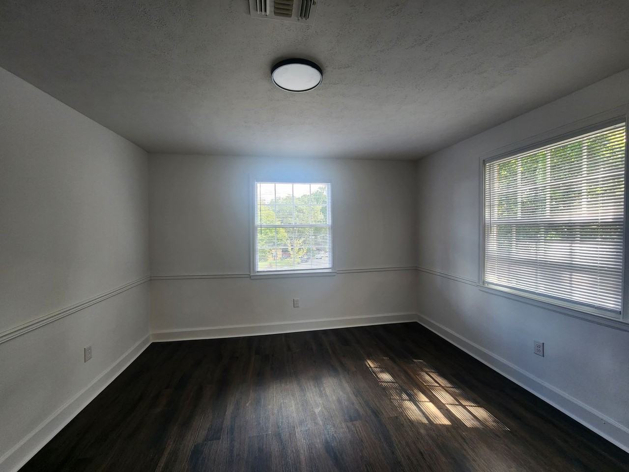 3809 18th Ave - Photo 4 of 20