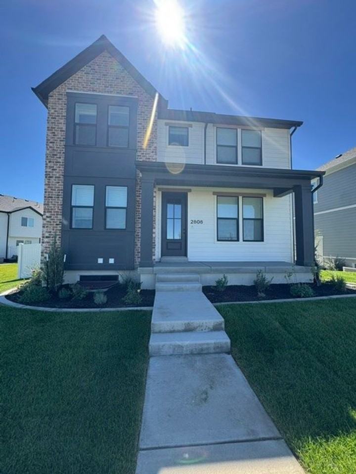 2808 W 2720 N - Photo 2 of 28