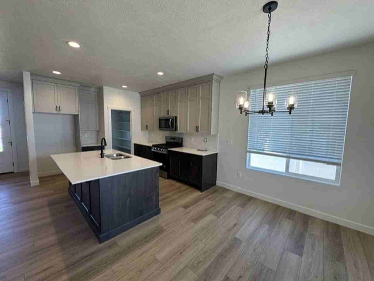 2808 W 2720 N - Photo 7 of 28