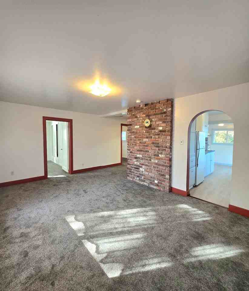 5411 Jackman St - Photo 7 of 27