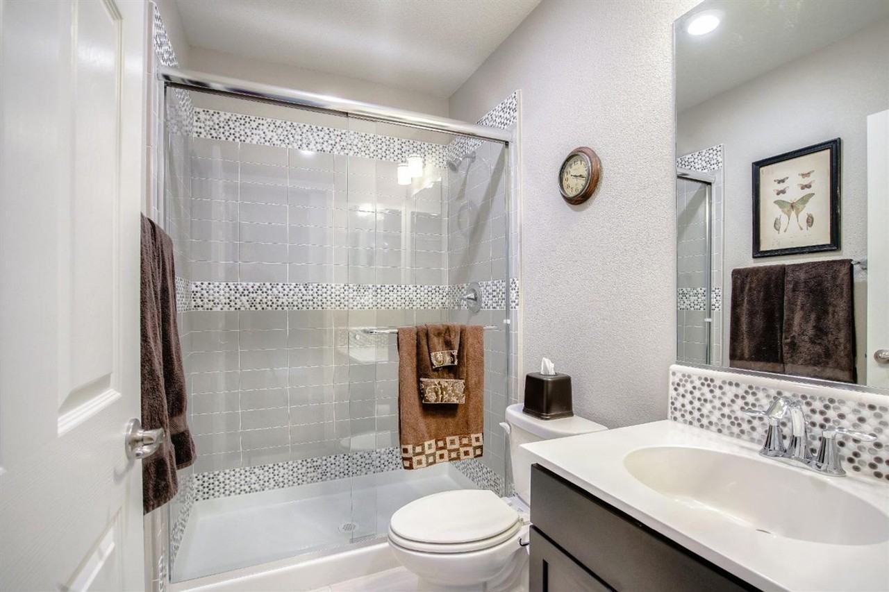 4113 Southampton St - Photo 6 of 12