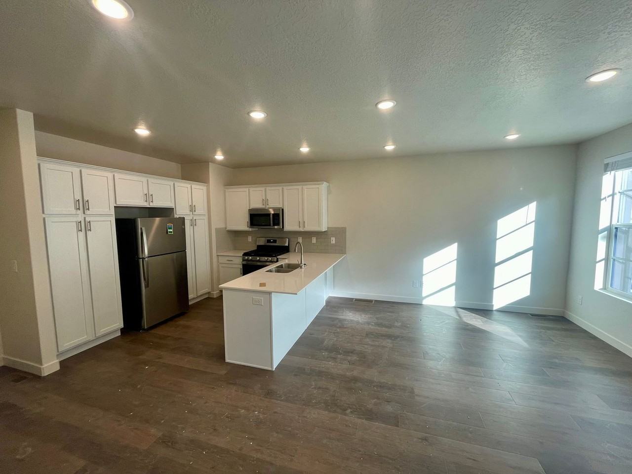 169 E Lamotte Peak Ln - Photo 3 of 12