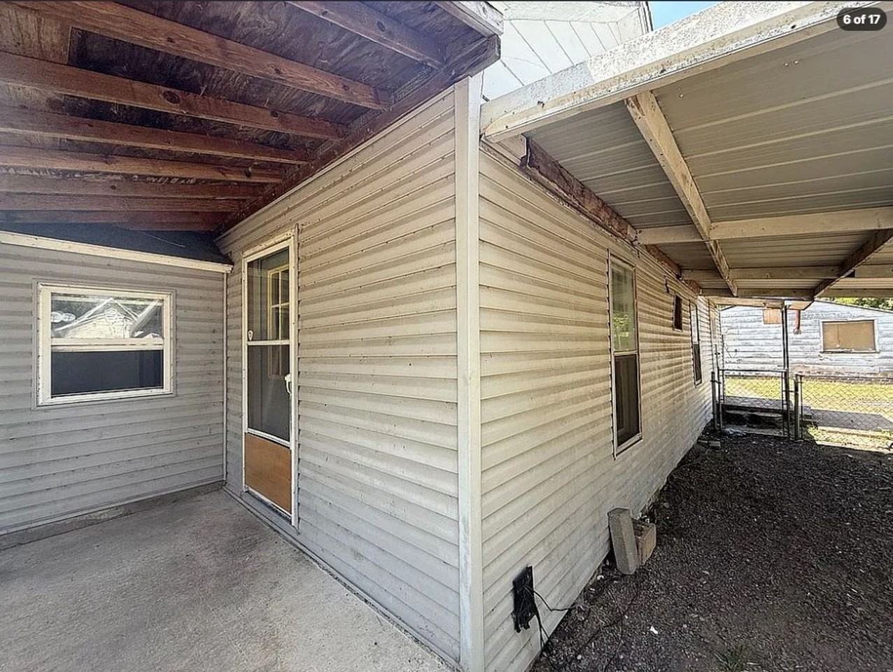 414 Camilla St - Photo 4 of 13