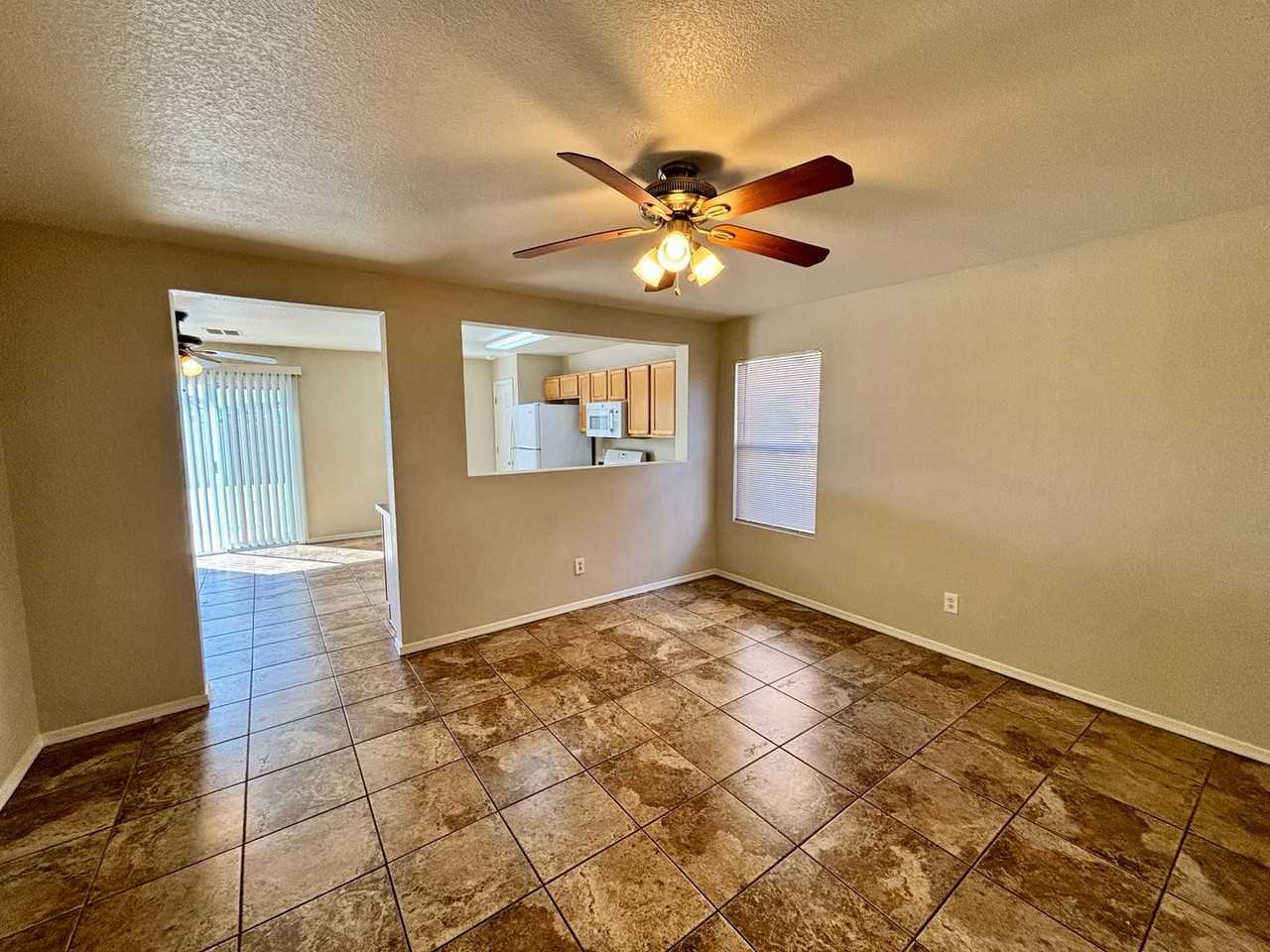 5530 S Monrovia Ave - Photo 2 of 15