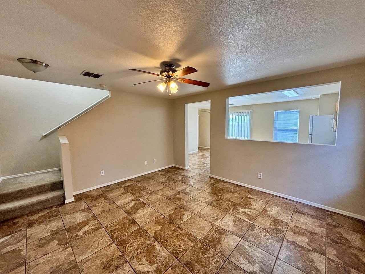 5530 S Monrovia Ave - Photo 3 of 15