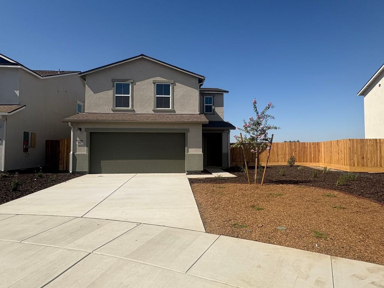 4007 N Sallee Ct - Photo 2 of 3
