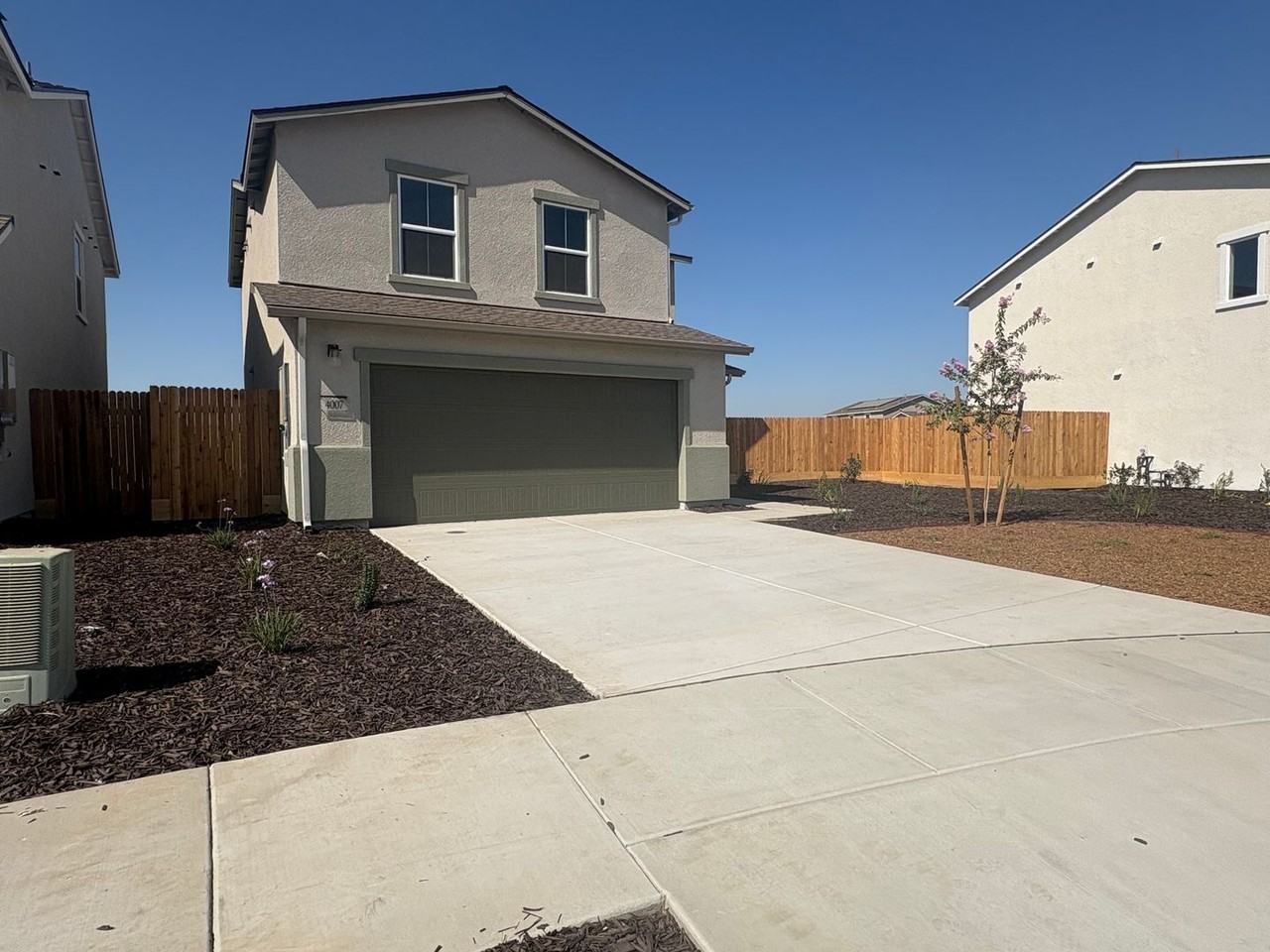 4007 N Sallee Ct - Photo 3 of 3