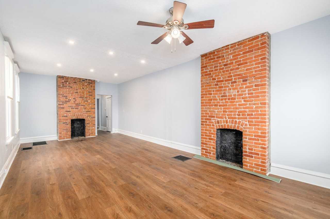 370 370 N Garfield Ave - 370 N Garfield Ave - Photo 2 of 20