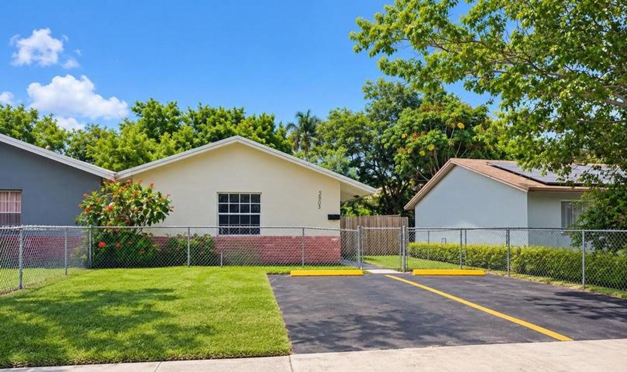 5905 Nw 23rd St - Photo 2 of 13