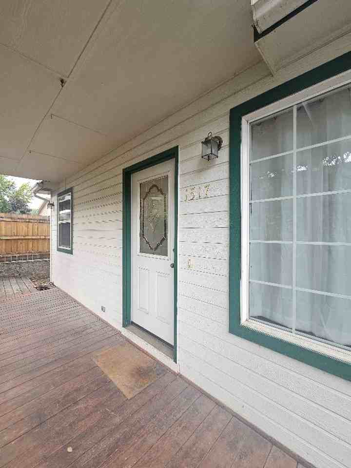 1517 S Denver Ave - Photo 2 of 9