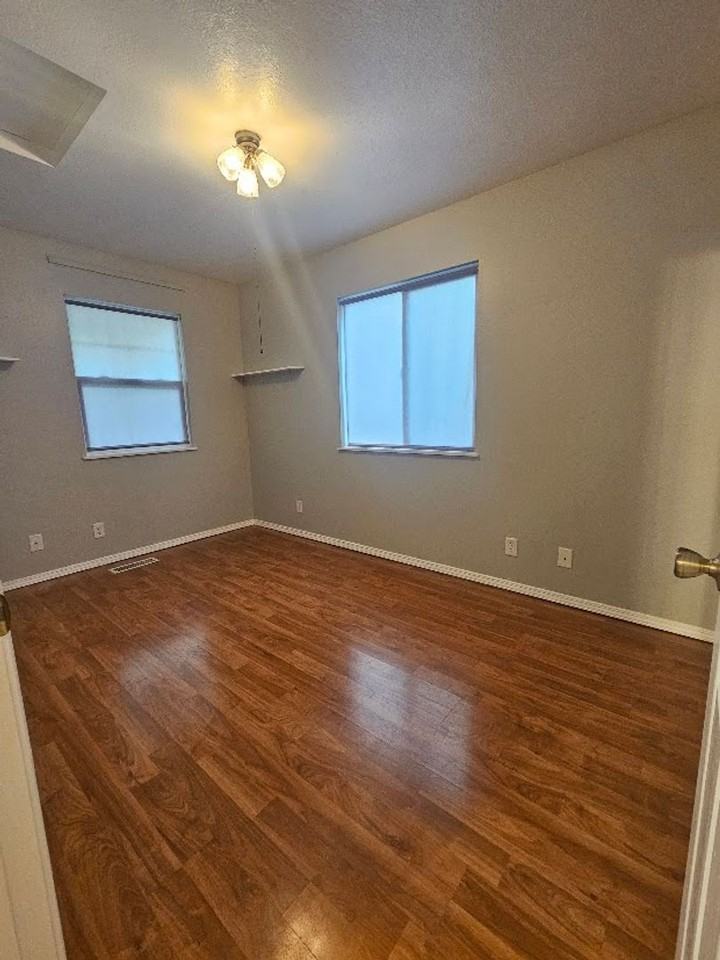 1517 S Denver Ave - Photo 7 of 9