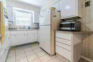 1300 Se 7th Ct - Photo 1 of 1