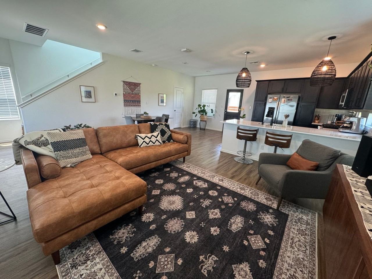 1413 Linwood St - Photo 2 of 16