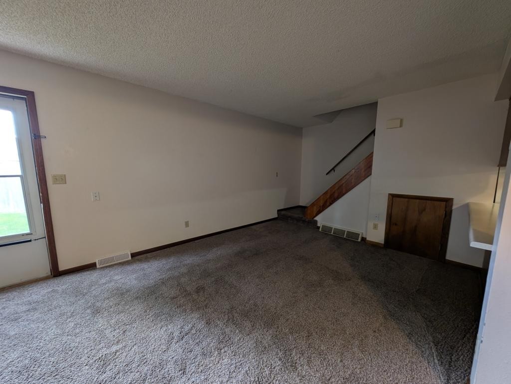 721 Denver St - Photo 2 of 7