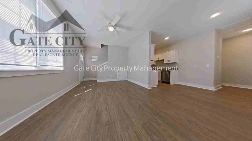 40 E 4th St - Photo 4 of 17