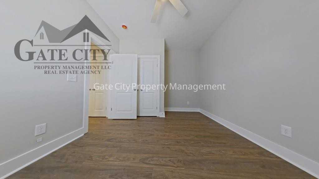 40 E 4th St - Photo 6 of 17