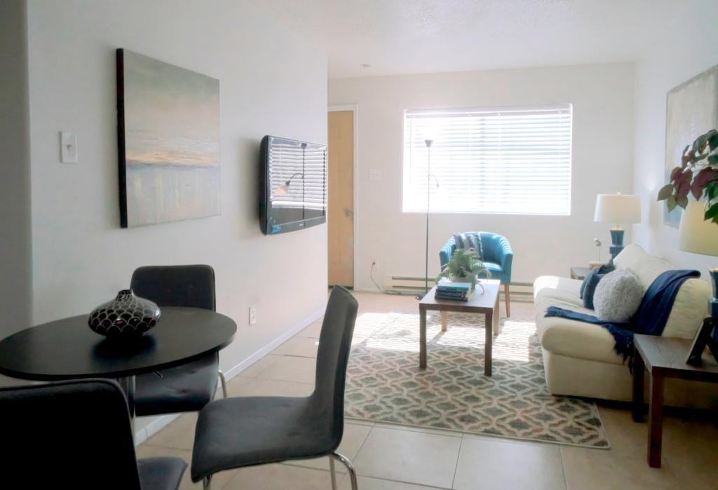422 Texas St Ne - Photo 2 of 16