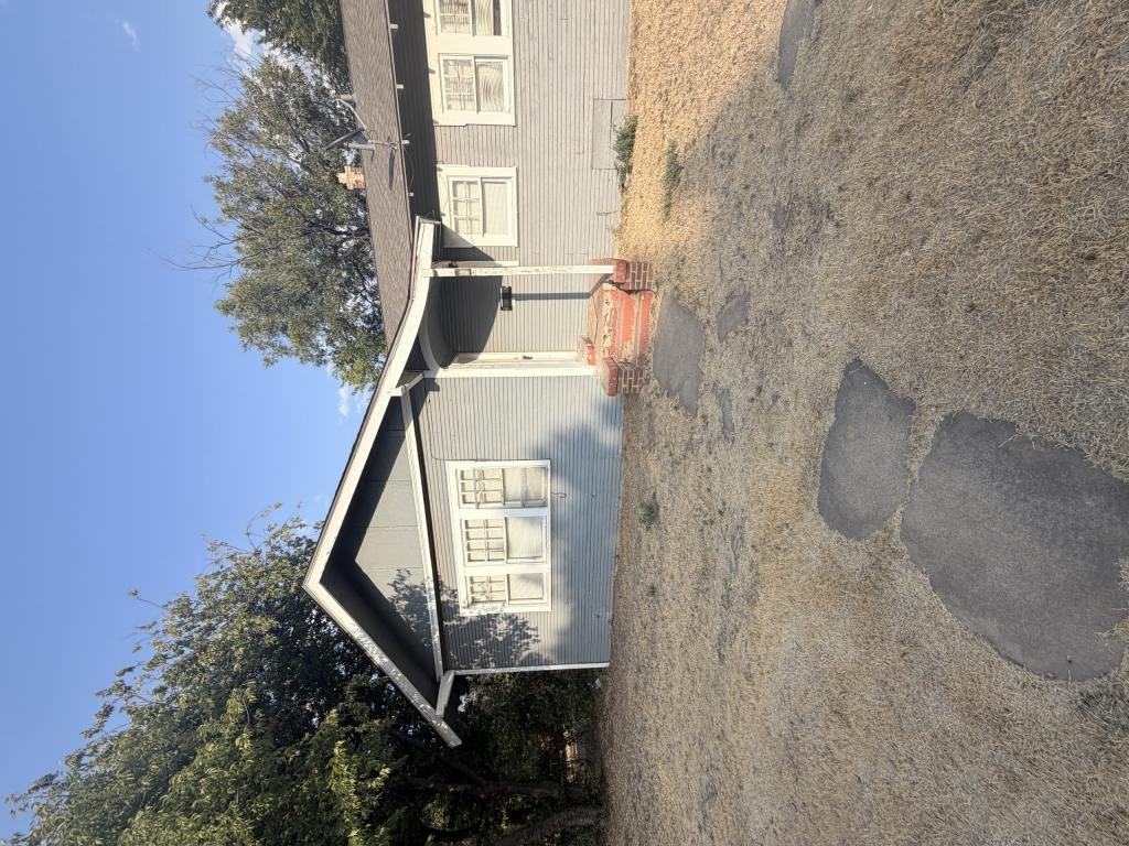 1612 Collins Ave - Photo 2 of 10