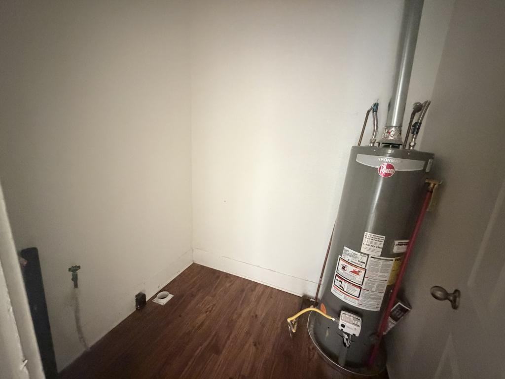 1612 Collins Ave - Photo 7 of 10