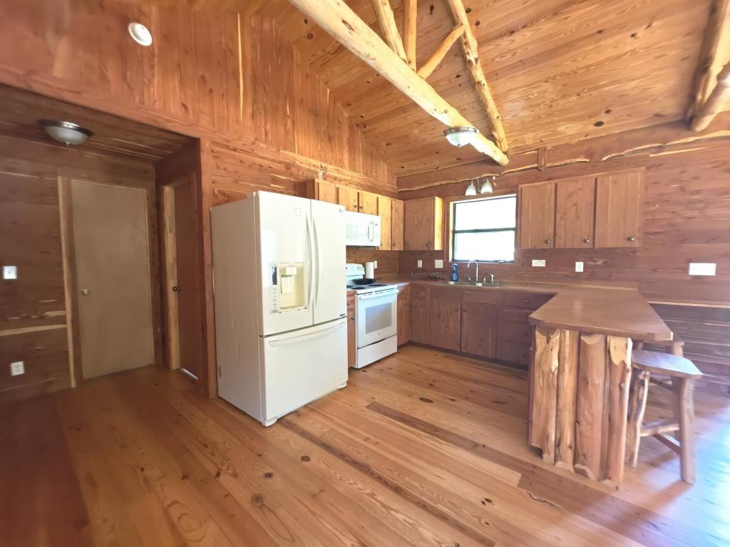 313 N Berry Rdg - Photo 5 of 12