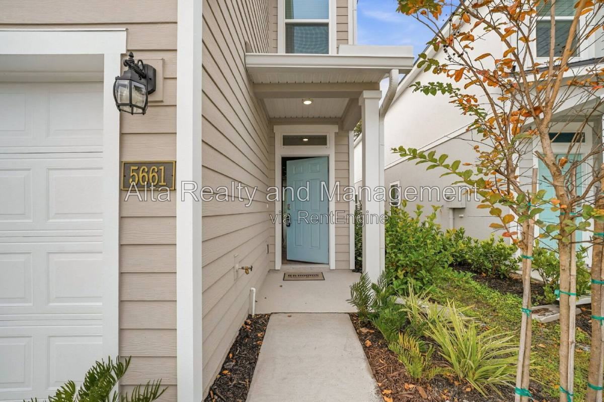 5661 Coppers Edge Ln - Photo 3 of 10