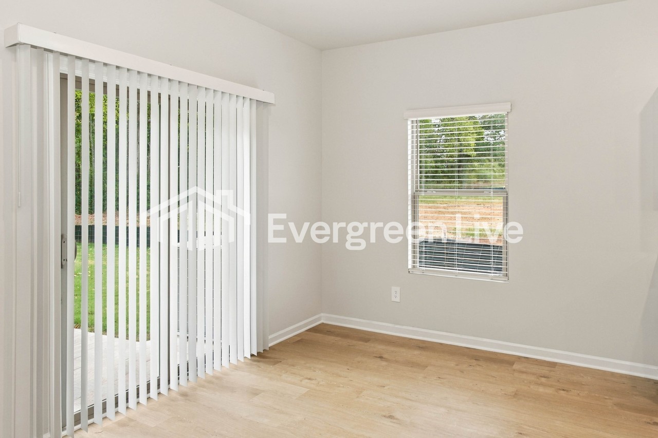 4403 Lakota Dr Se - Photo 5 of 15