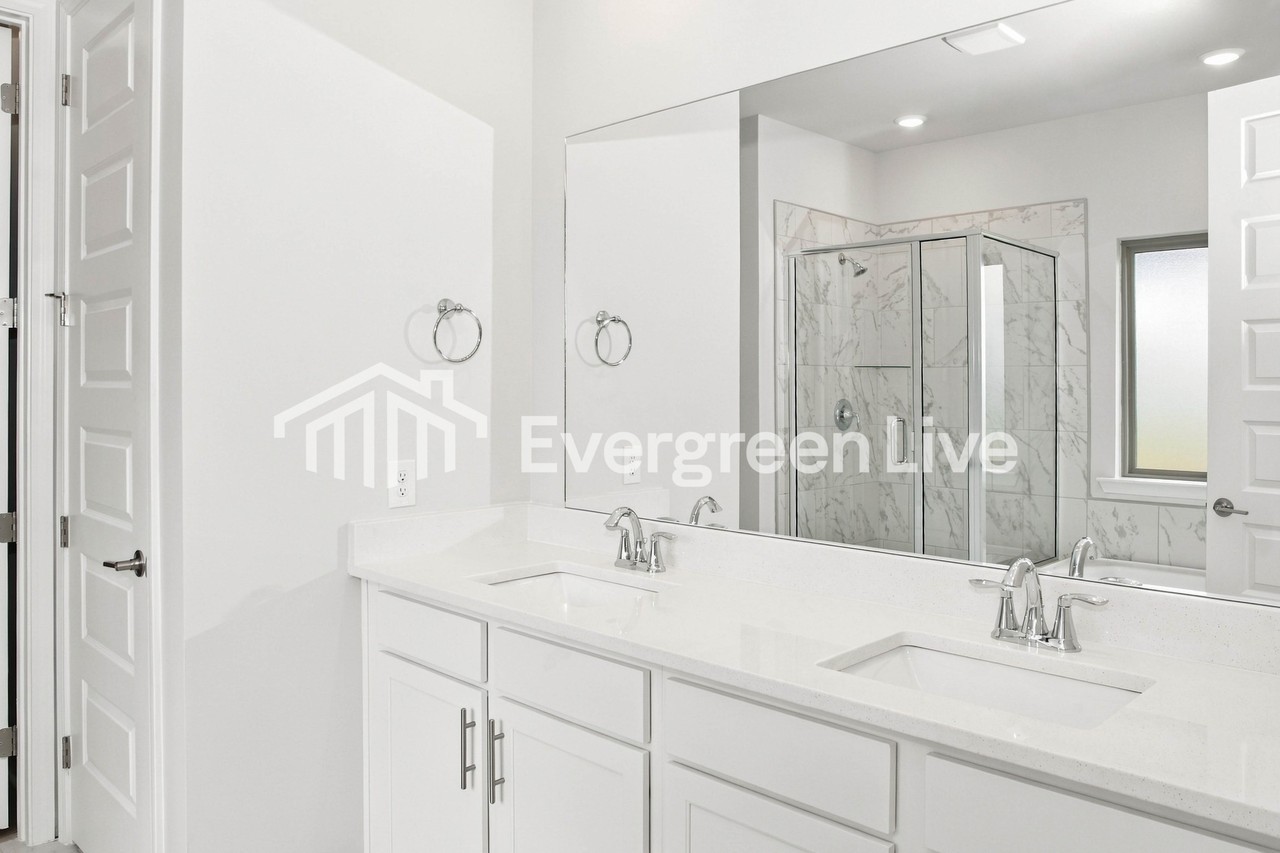 22620 Donahue Dr - Photo 6 of 15