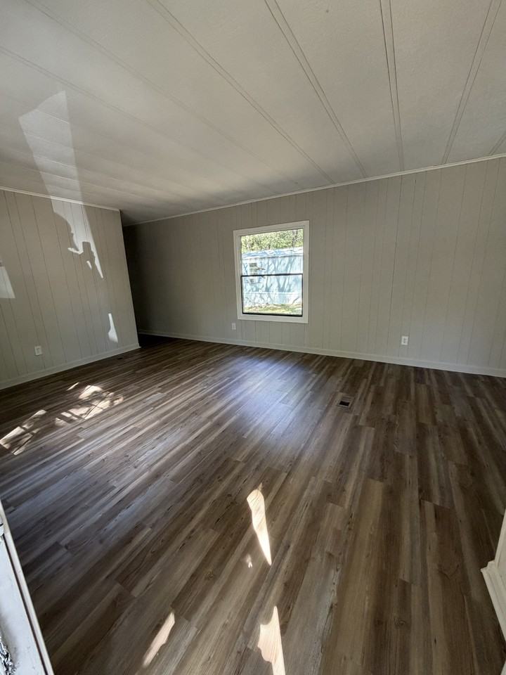 Acorn Village Ln - Photo 3 of 10