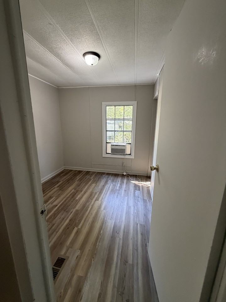 Acorn Village Ln - Photo 7 of 10