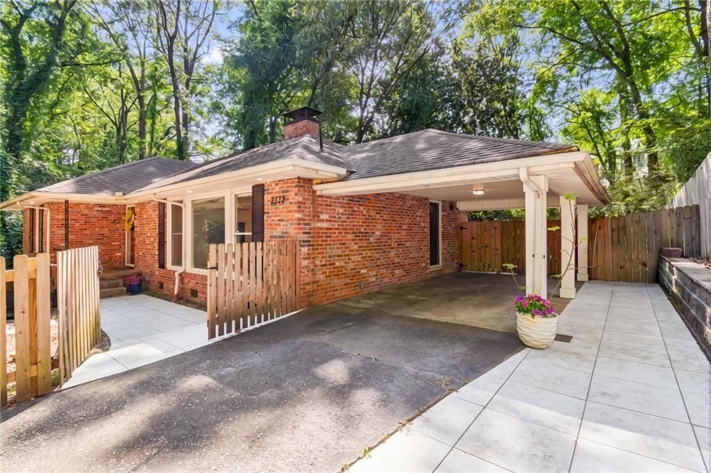 2332 Tanglewood Cir Ne - Photo 3 of 42