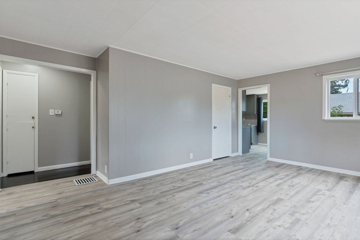 11612 Del Mar Pkwy - Photo 3 of 30