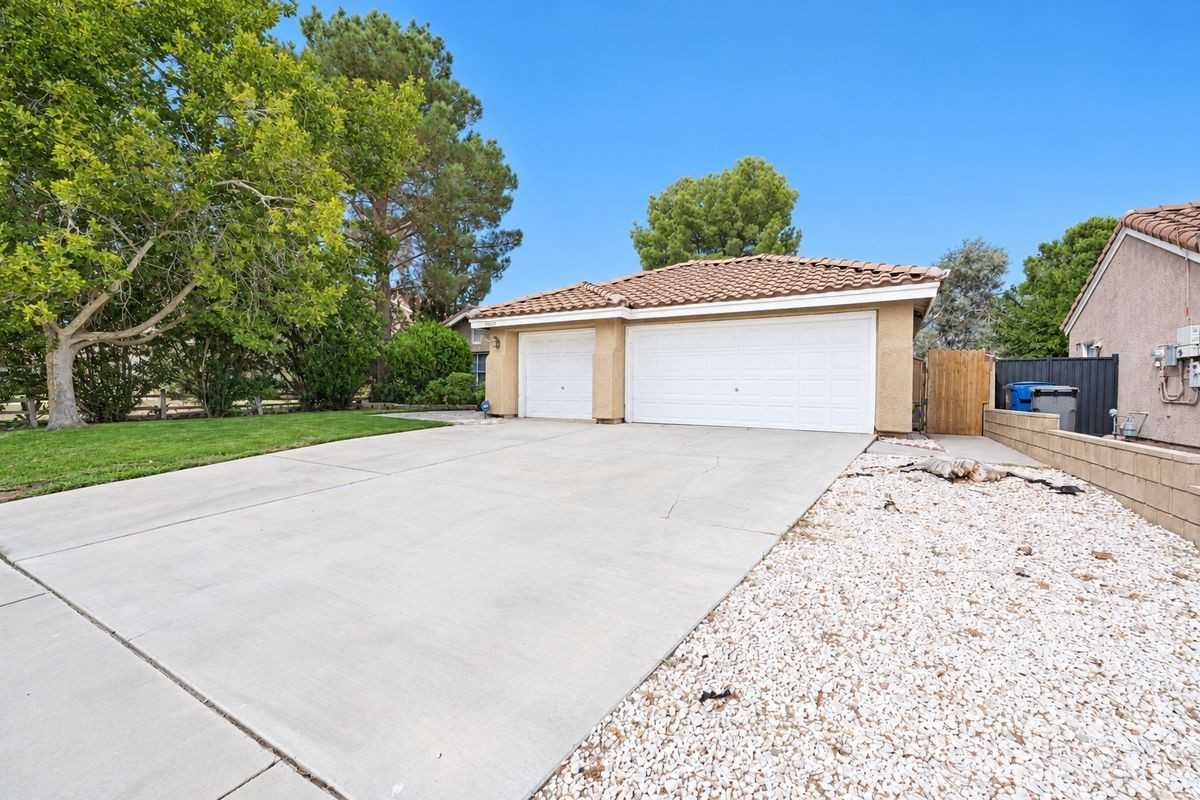 37731 Wisteria Trl - Photo 3 of 41