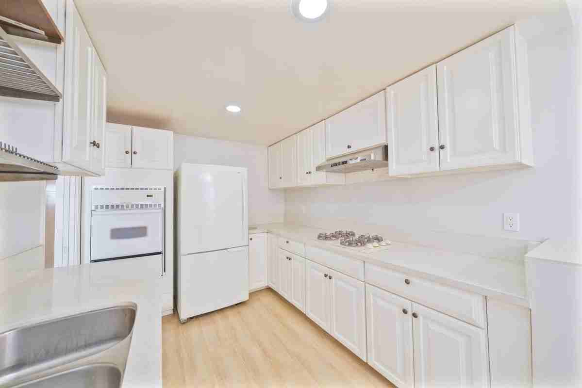 1200 W Huntington Dr ##20 - Photo 7 of 37