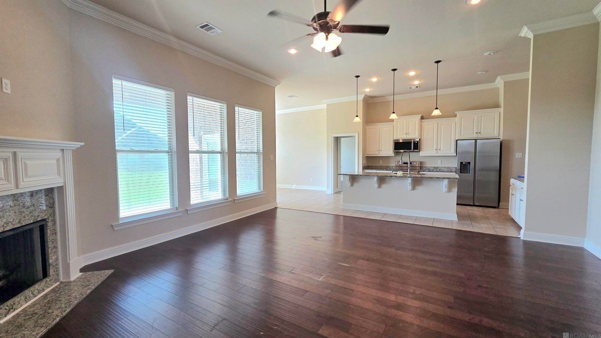 6397 Union Dr - Photo 3 of 38