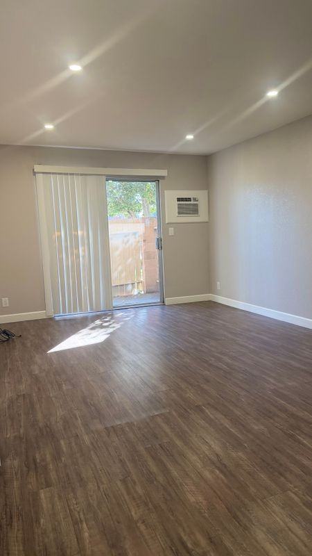 3401 Hillsborough Dr ##11 - Photo 4 of 19
