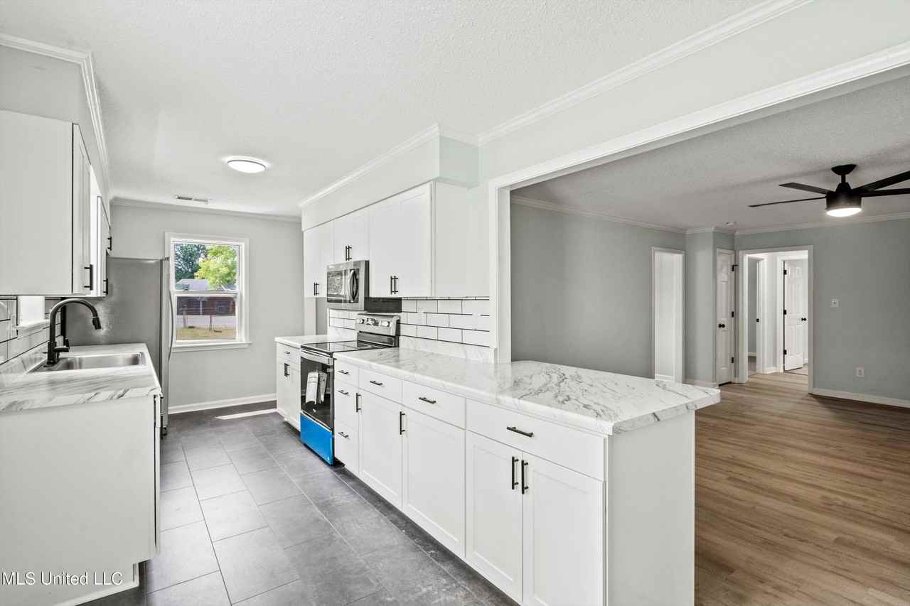 7188 Larkfield Cv - Photo 4 of 14
