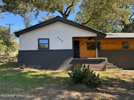 featured image of 220 N James Ave