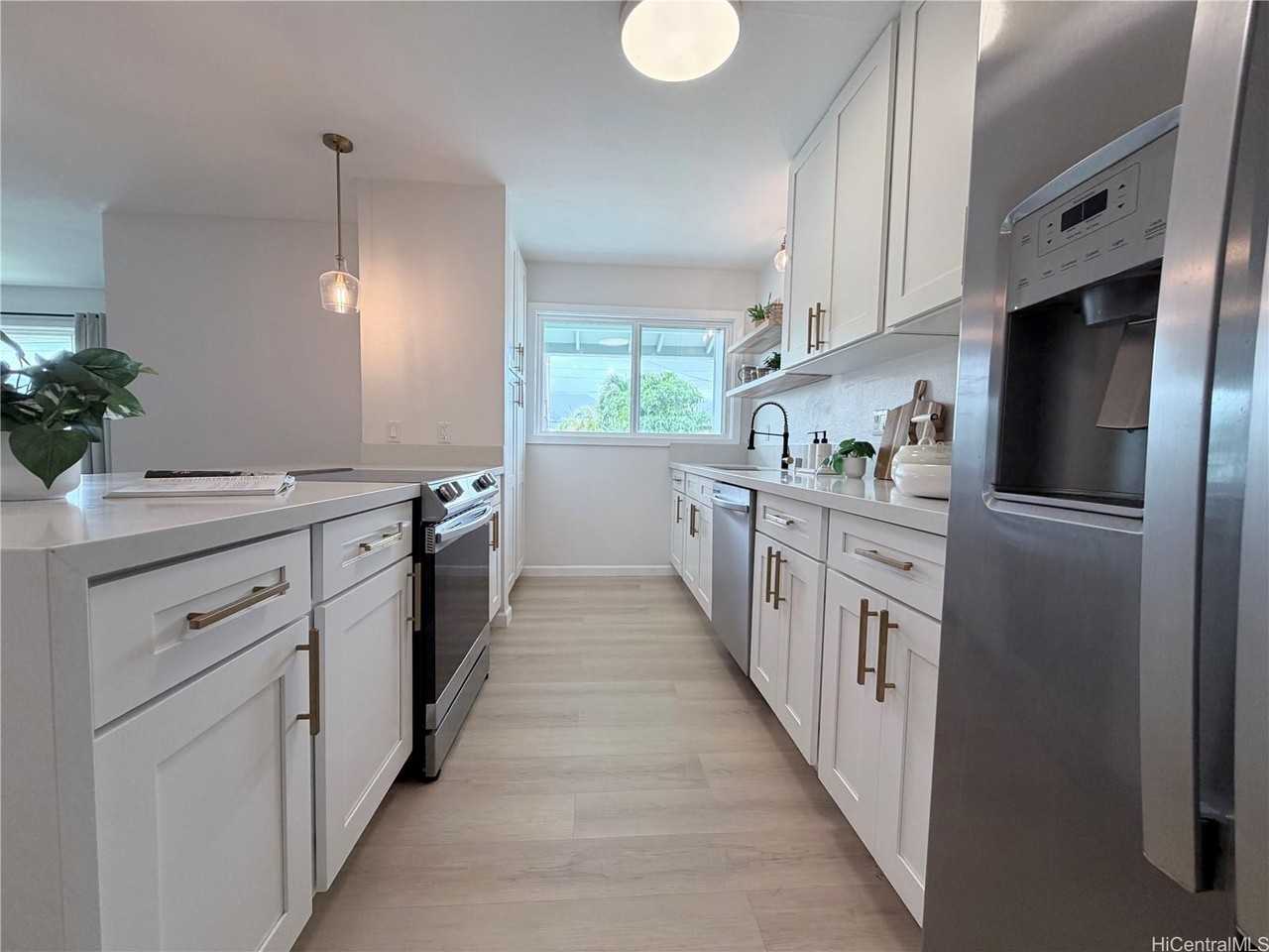 447 Manono St #A - Photo 3 of 15